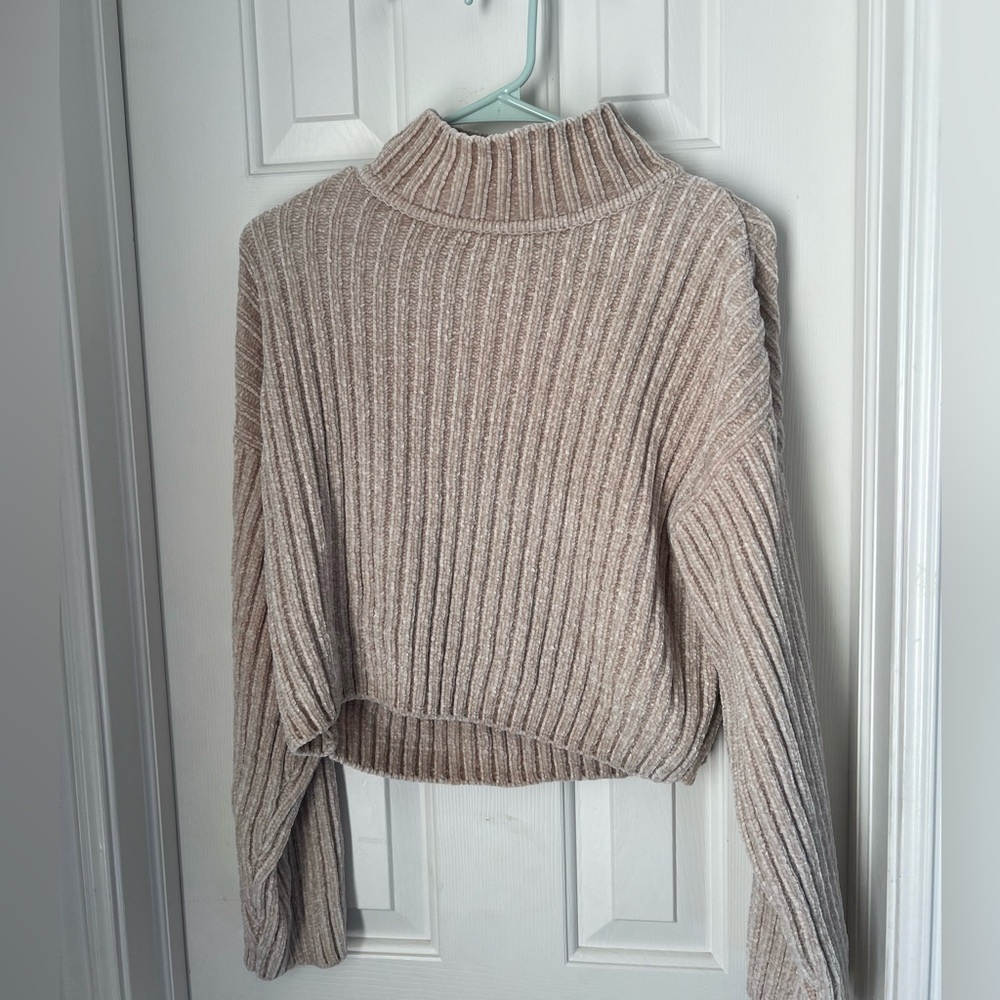 H&M mock neck sweater size: M